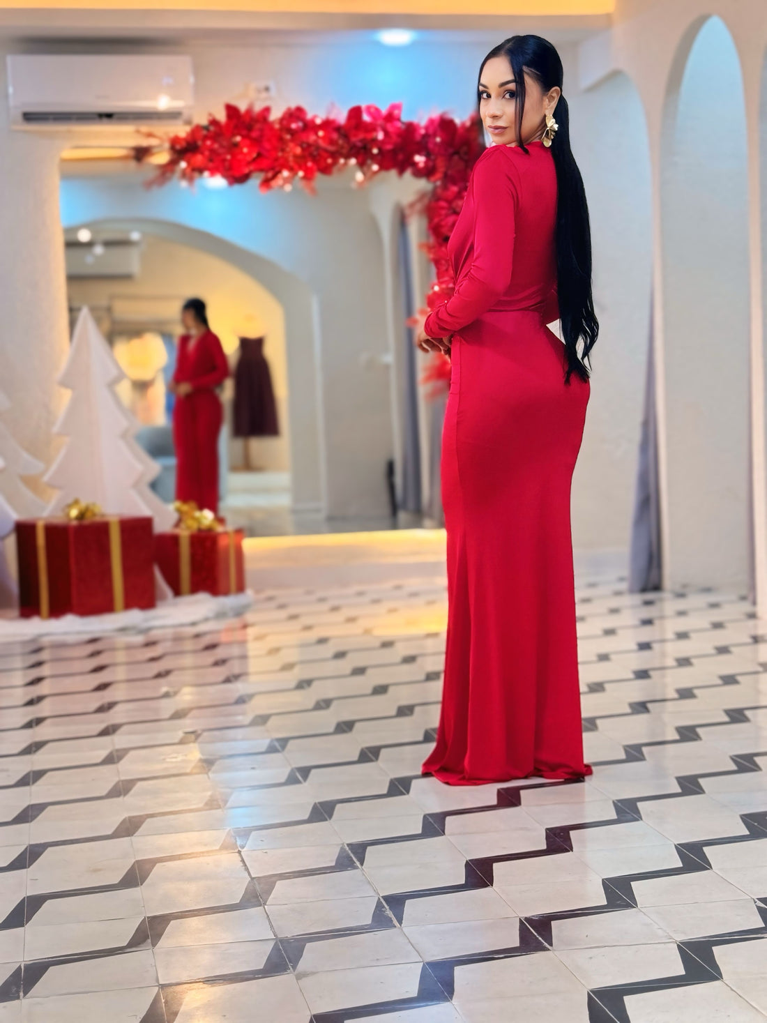Vestido Largo Rojo – Elegancia y Estilo en Cada Detalle