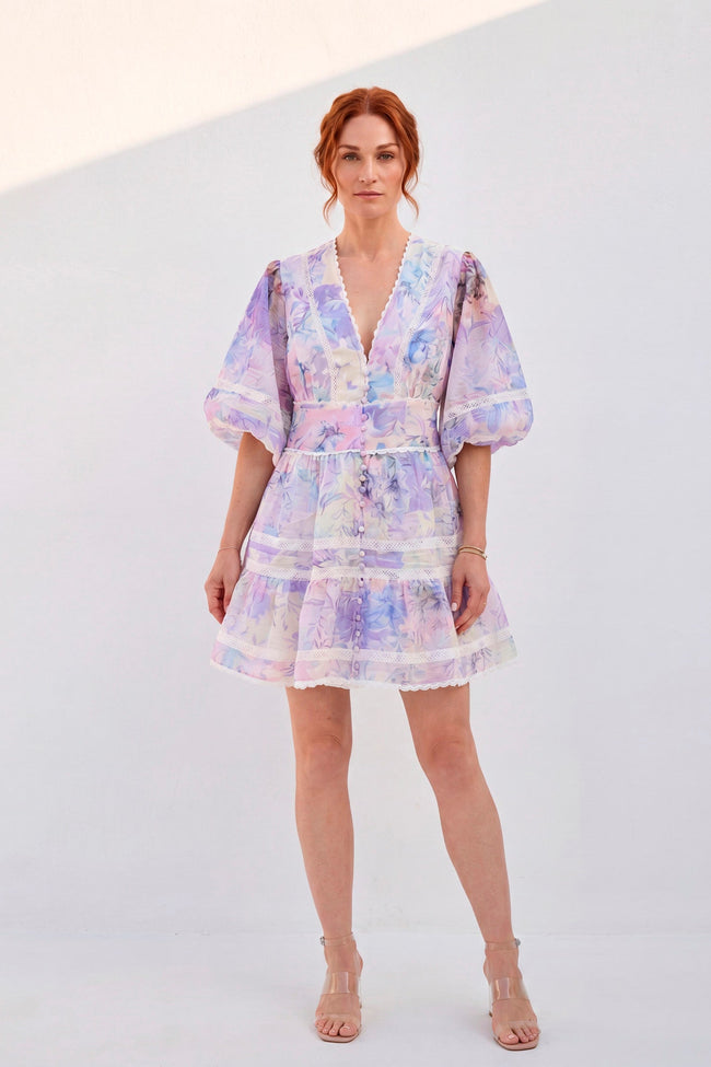 Vestido Violeta · Mini Organza Floral · Manga Globo + Encaje