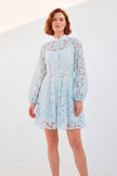 Vestido Celeste · Mini Encaje Azul Cielo · Manga Globo + Cuello Alto