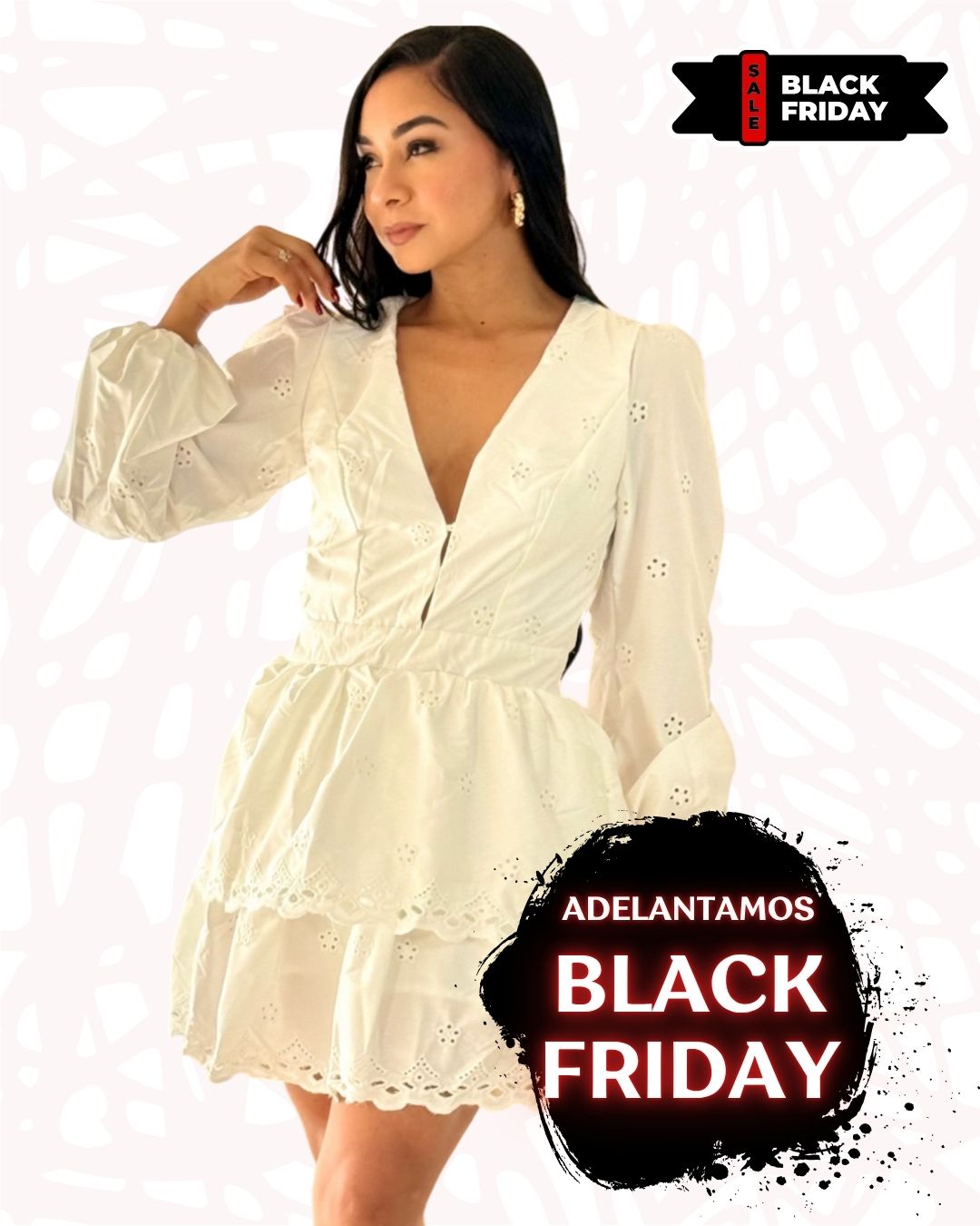 Vestido Corto Blanco con Bordado Suizo