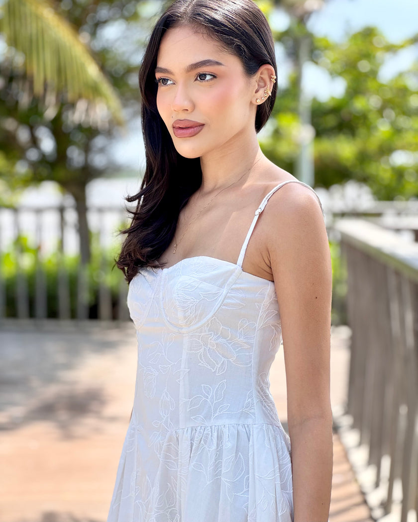 Vestido Mariana · Midi Bustier Bordado Floral Tonal · Tirantes Finos