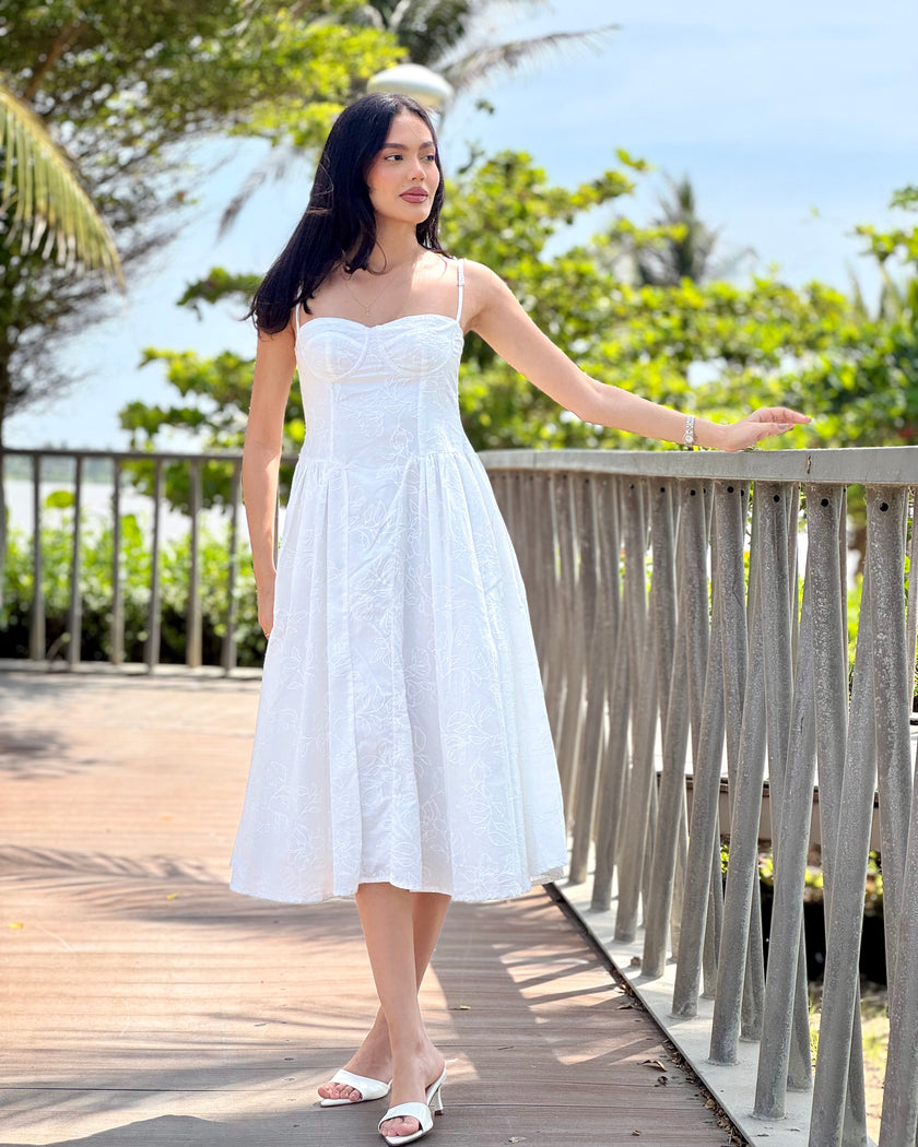 Vestido Mariana · Midi Bustier Bordado Floral Tonal · Tirantes Finos