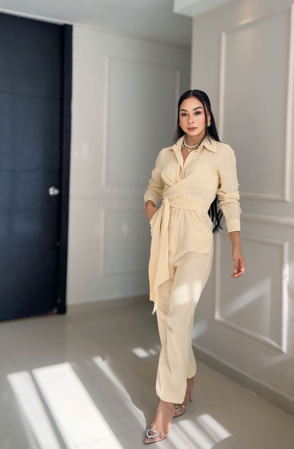 Enterizo Beige Elegante para Mujer con Amarre en Cintura