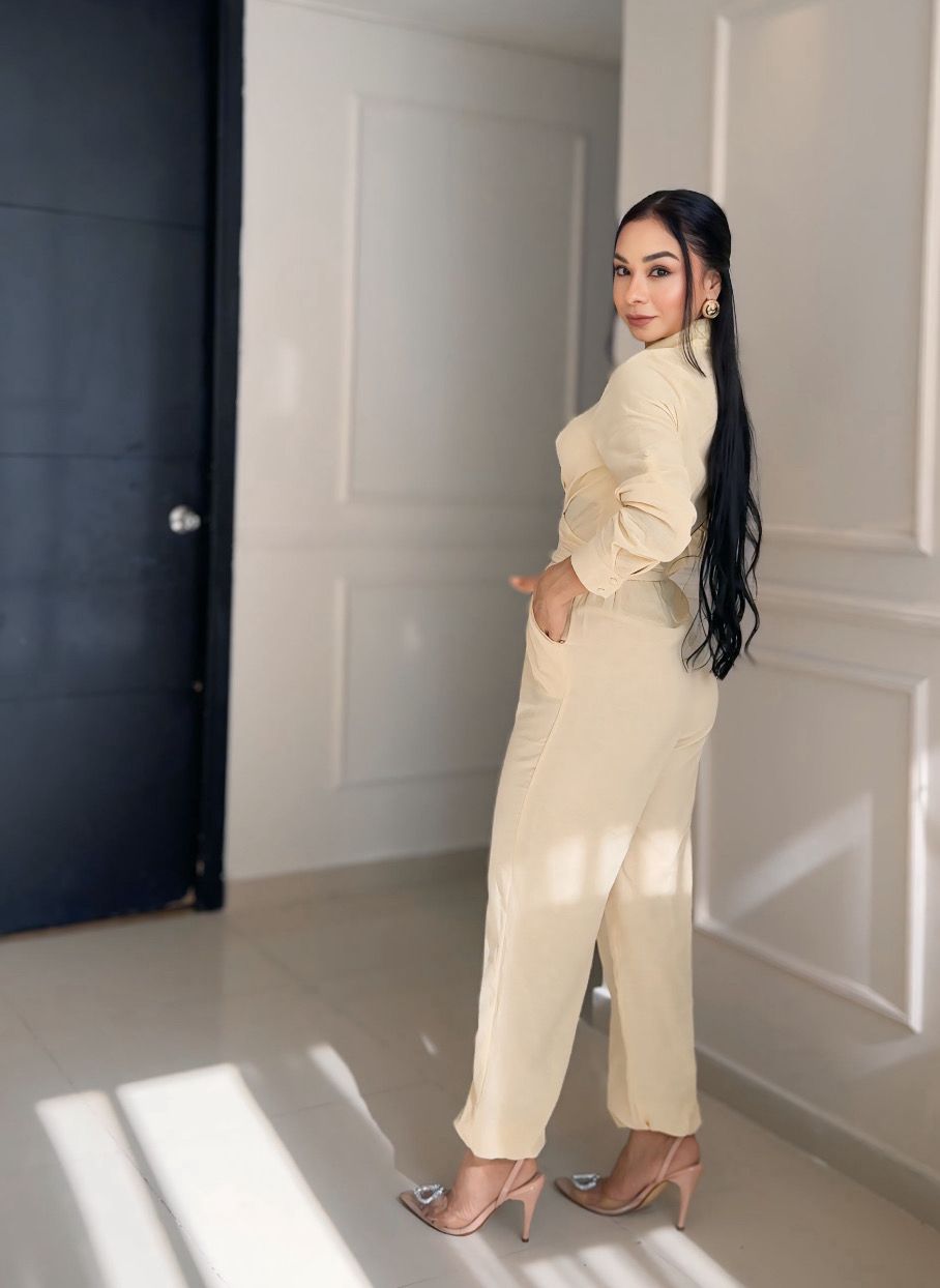 Enterizo Beige Elegante para Mujer con Amarre en Cintura