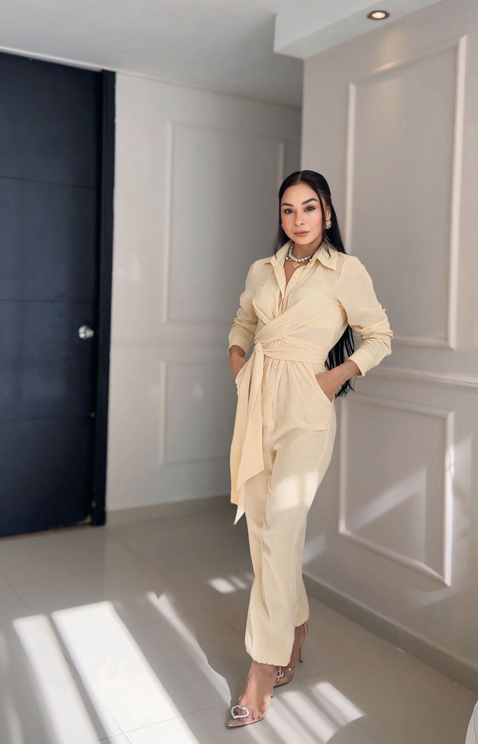 Enterizo Beige Elegante para Mujer con Amarre en Cintura