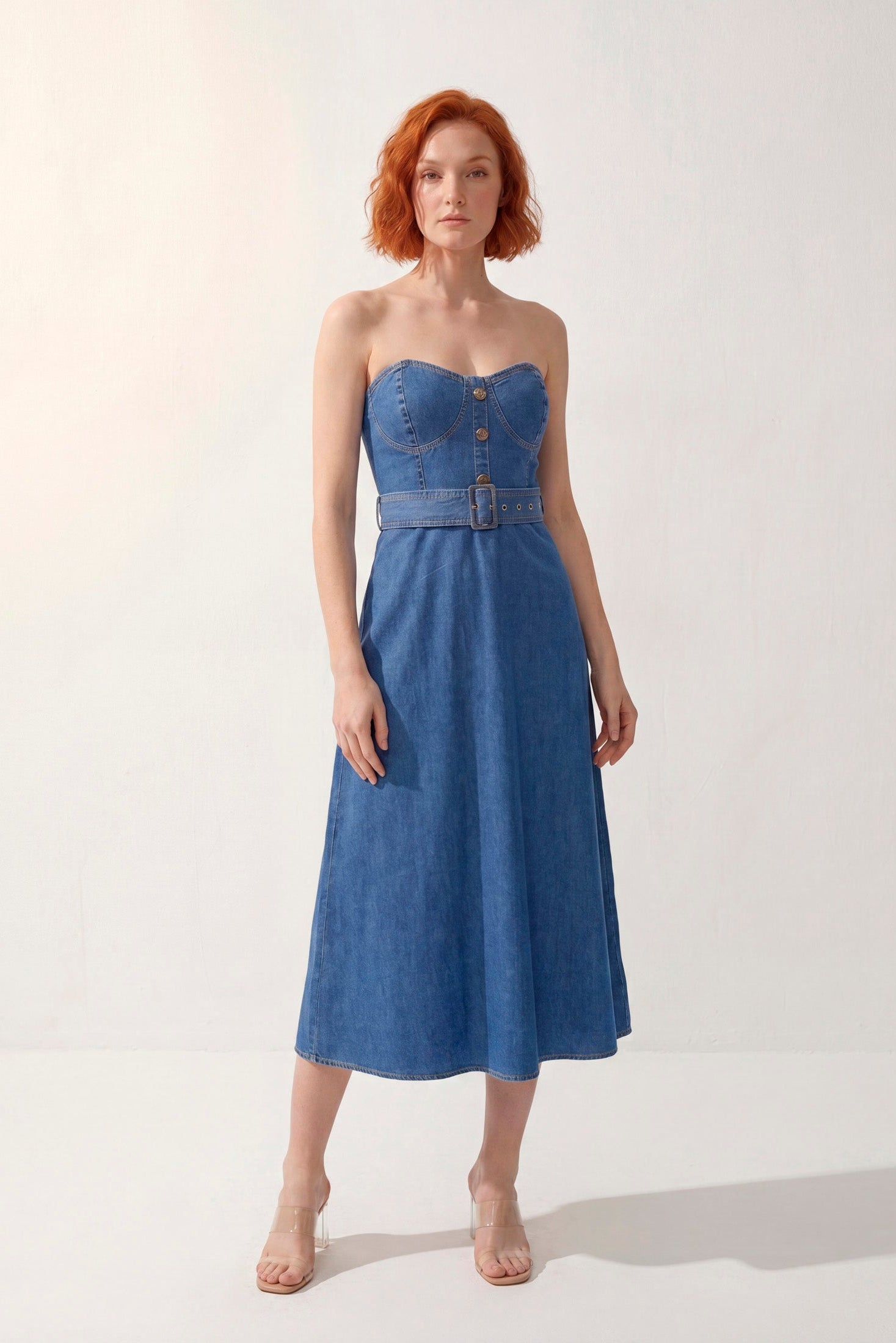 Vestido Denim · Midi Bustier Strapless · Botones Bronce + Cinturón